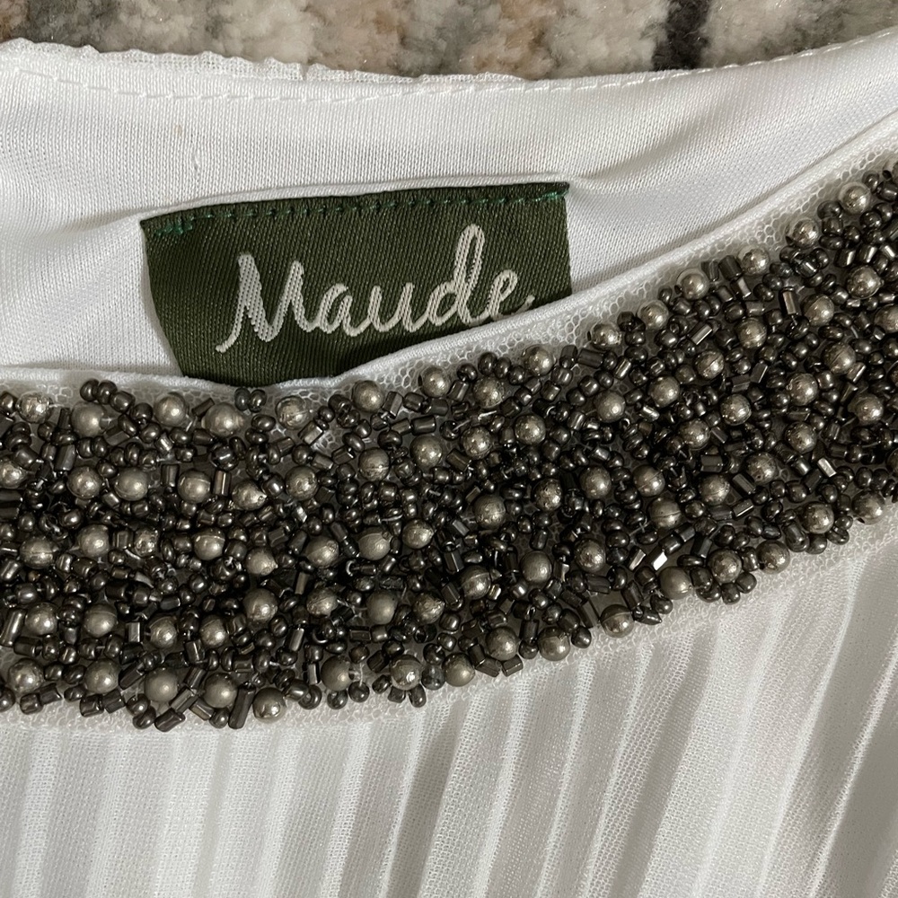 Gorgeous Hi-Lo beaded neck dress - Small - Picture 7 of 8